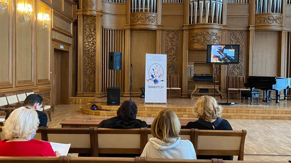 В «Пензаконцерте» проходит смотр видео в рамках II Регионального ОНЛАЙН - конкурса юных музыкантов «Камертон» В «Пензаконцерте» проходит смотр видео в рамках II Регионального ОНЛАЙН - конкурса юных музыкантов «Камертон»