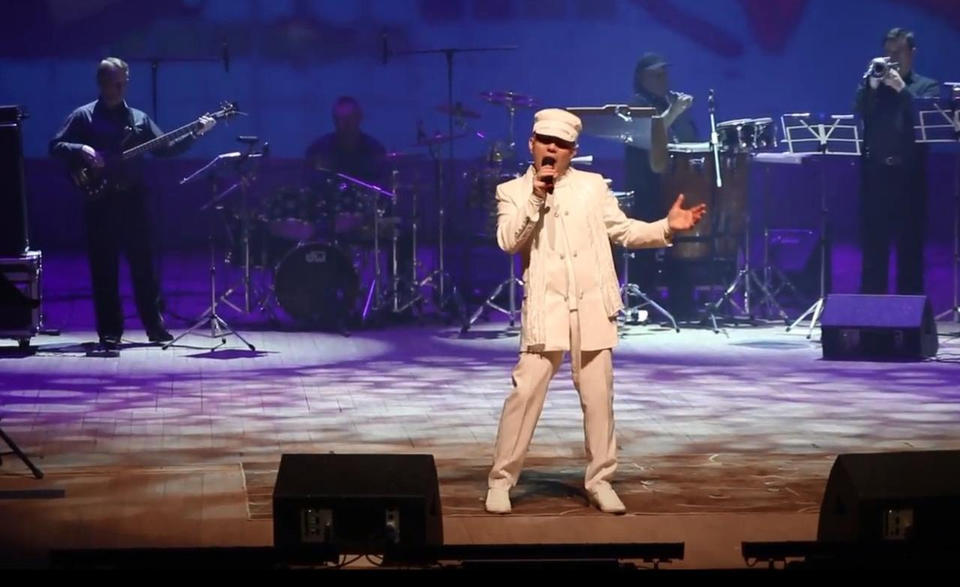 Предлагаем посмотреть концертные выступления Александра Ренуара и ансамбля «Экспресс-бэнд» от 2015 года Предлагаем посмотреть концертные выступления Александра Ренуара и ансамбля «Экспресс-бэнд» от 2015 года