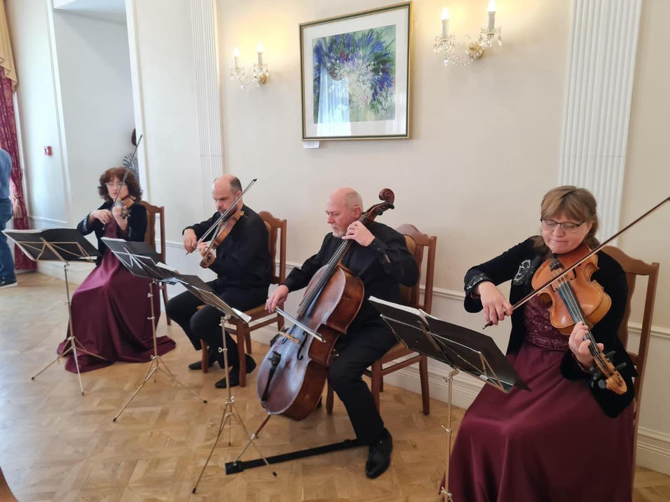 Струнный квартет «Премьера» выступил на церемонии вручения региональных и государственных наград Струнный квартет «Премьера» выступил на церемонии вручения региональных и государственных наград