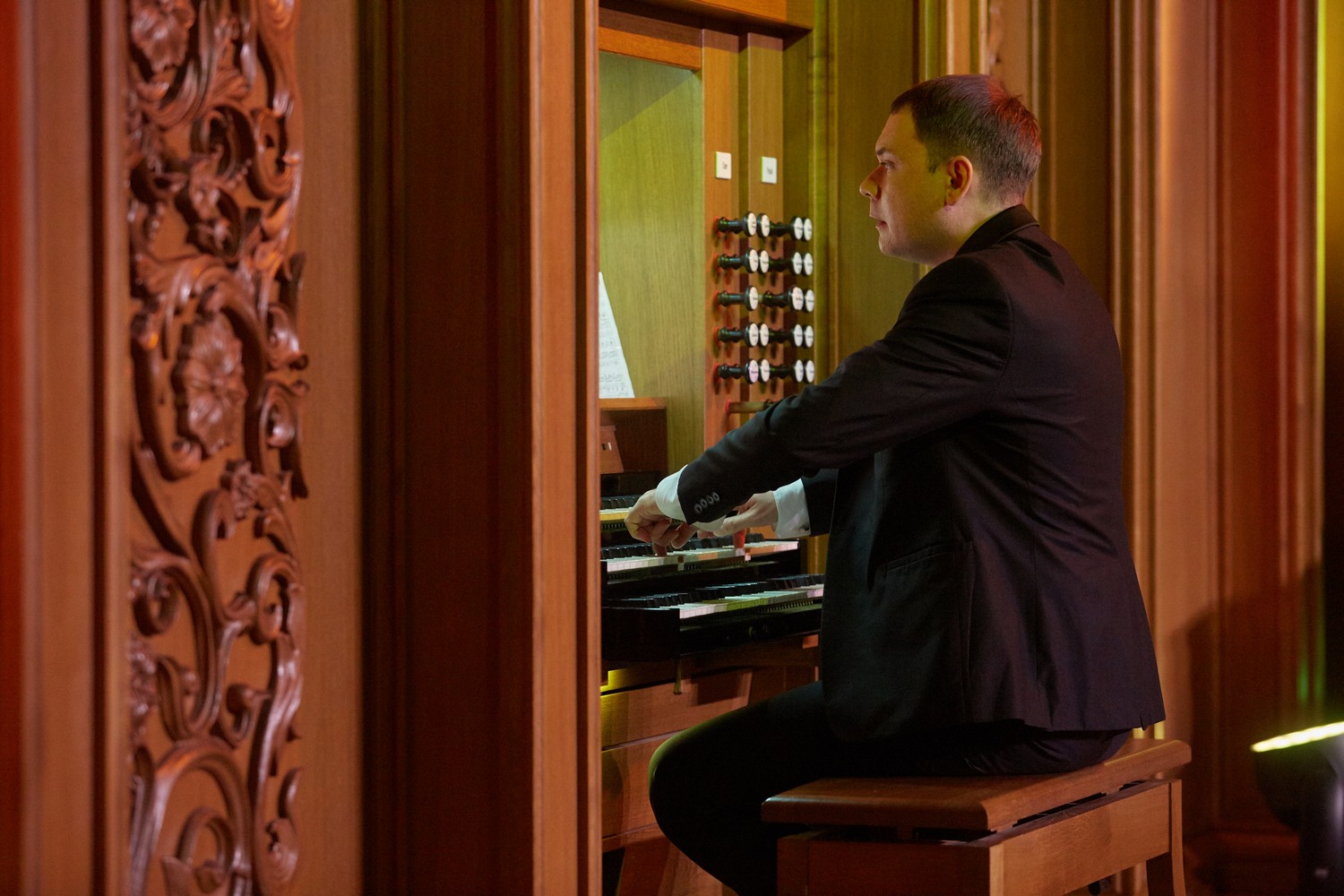 «Золотую коллекцию шедевров» представил пензенцам органист Владимир Королевский «Золотую коллекцию шедевров» представил пензенцам органист Владимир Королевский