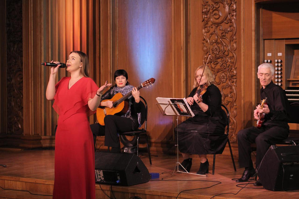 Артисты «Пензаконцерта» выступили с программой «Музыка кино» Артисты «Пензаконцерта» выступили с программой «Музыка кино»