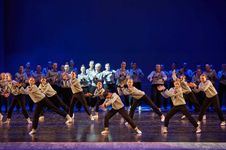 В Большом зале филармонии состоялся отчётный концерт творческой студии «NikaStyle» В Большом зале филармонии состоялся отчётный концерт творческой студии «NikaStyle»