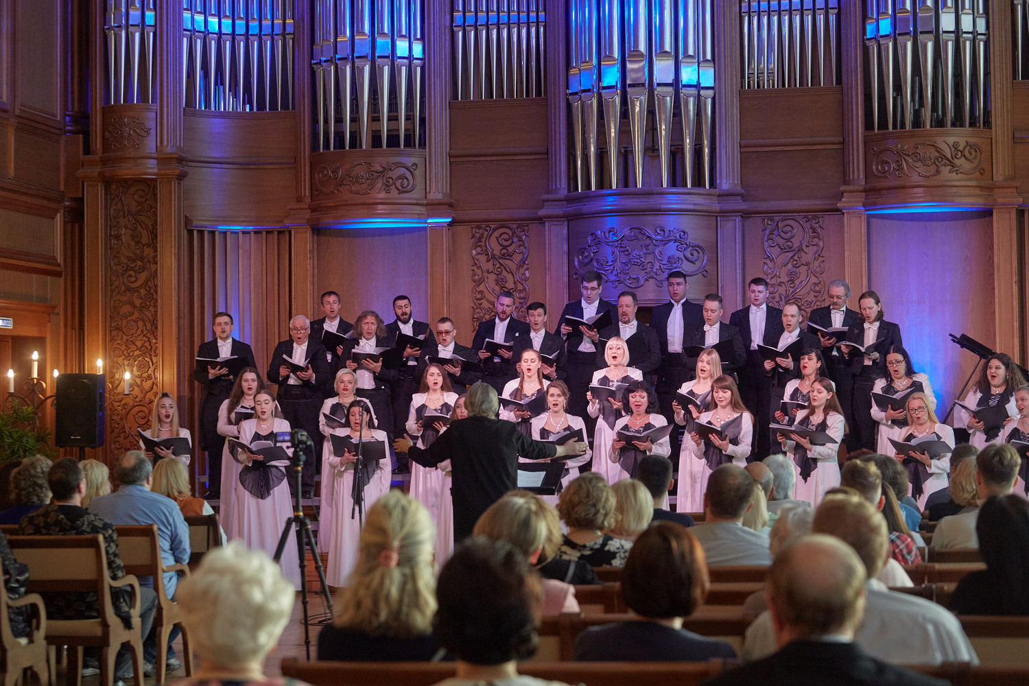 «Мелодии любви» прозвучали в исполнении академического хора «Мелодии любви» прозвучали в исполнении академического хора