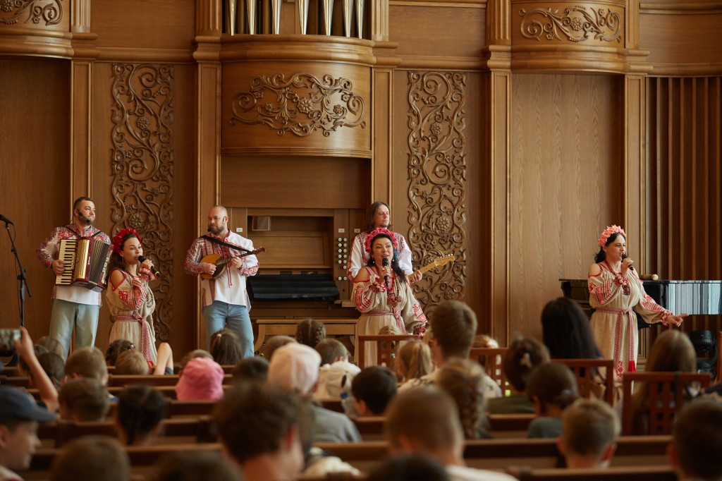 Ансамбль «Злато-Серебро» выступил с программой «Пенза многонациональная» Ансамбль «Злато-Серебро» выступил с программой «Пенза многонациональная»