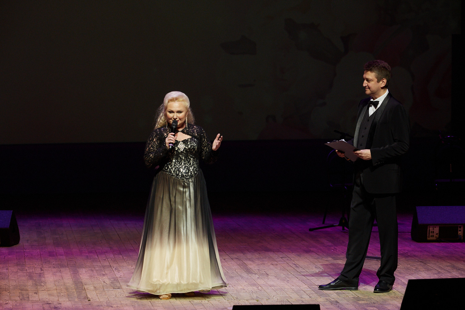 Алла Тархова отметила свой юбилей в «Пензаконцерте» Алла Тархова отметила свой юбилей в «Пензаконцерте»