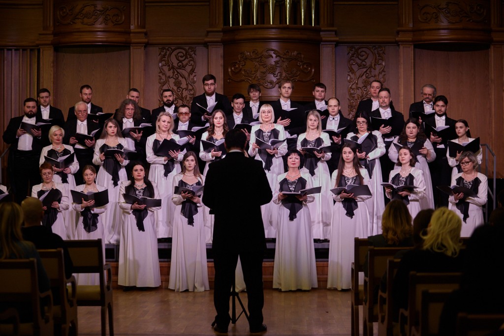 Академический хор выступил с новой программой Академический хор выступил с новой программой