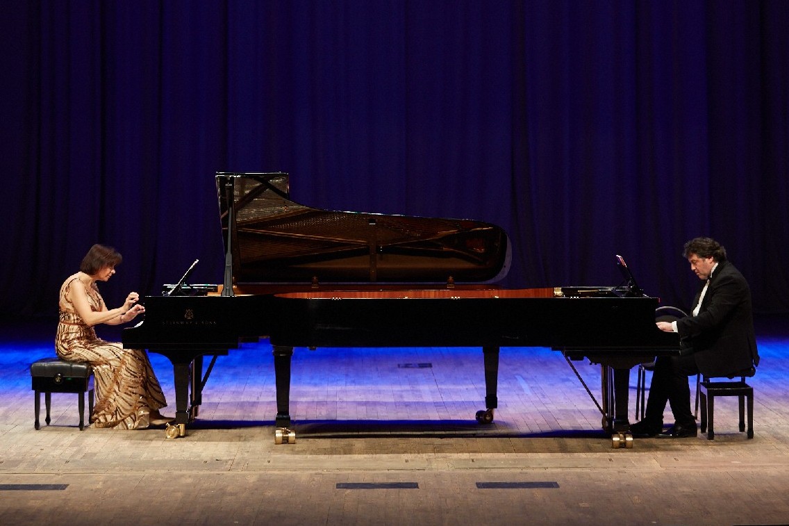 В филармонии выступил опытный фортепианный дуэт Максима Пурыжинского и Ирины Силивановой В филармонии выступил опытный фортепианный дуэт Максима Пурыжинского и Ирины Силивановой