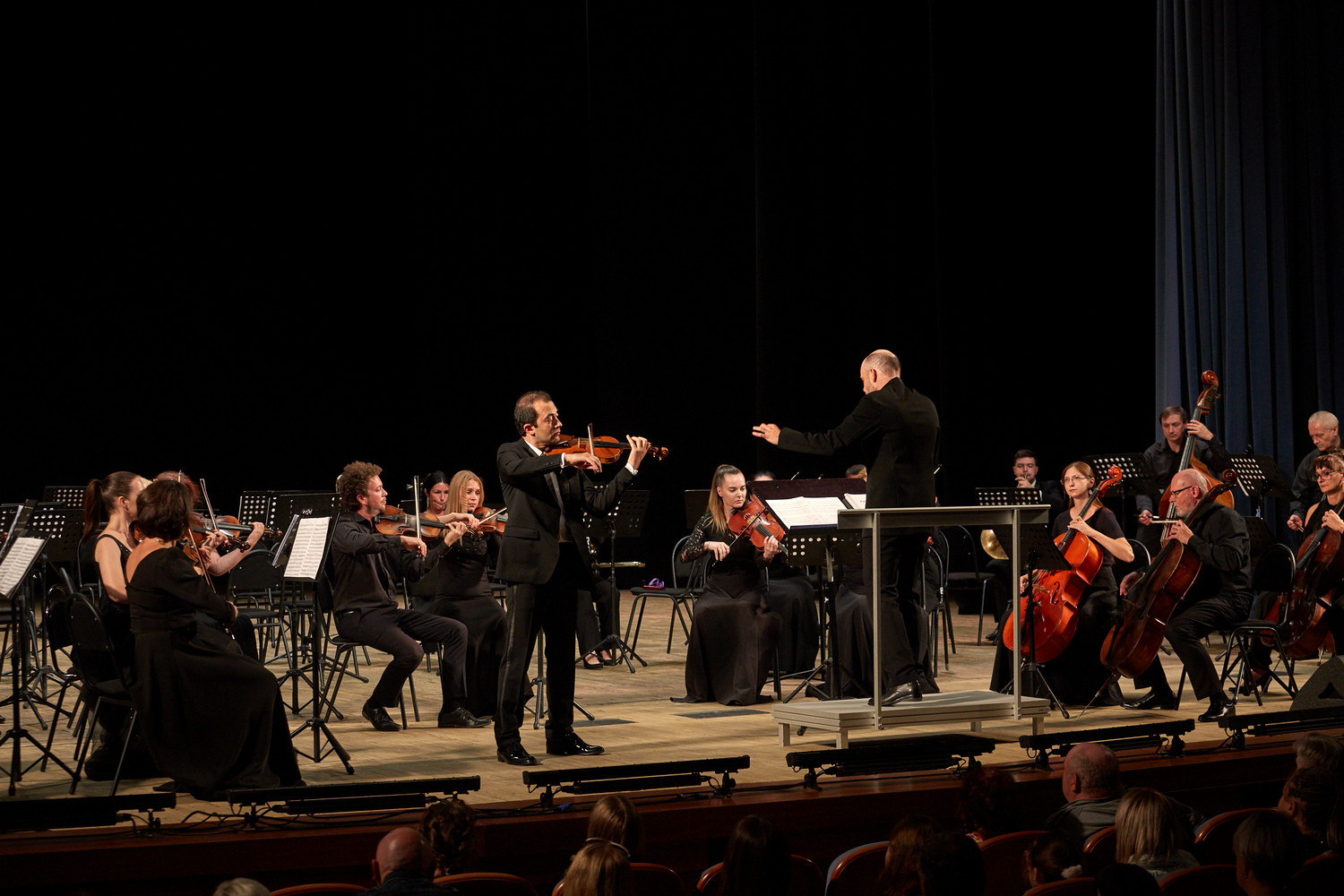 Прославленные музыканты Сергей Давыдченко, Гайк Казазян и Игорь Морозов выступили в филармонии Прославленные музыканты Сергей Давыдченко, Гайк Казазян и Игорь Морозов выступили в филармонии