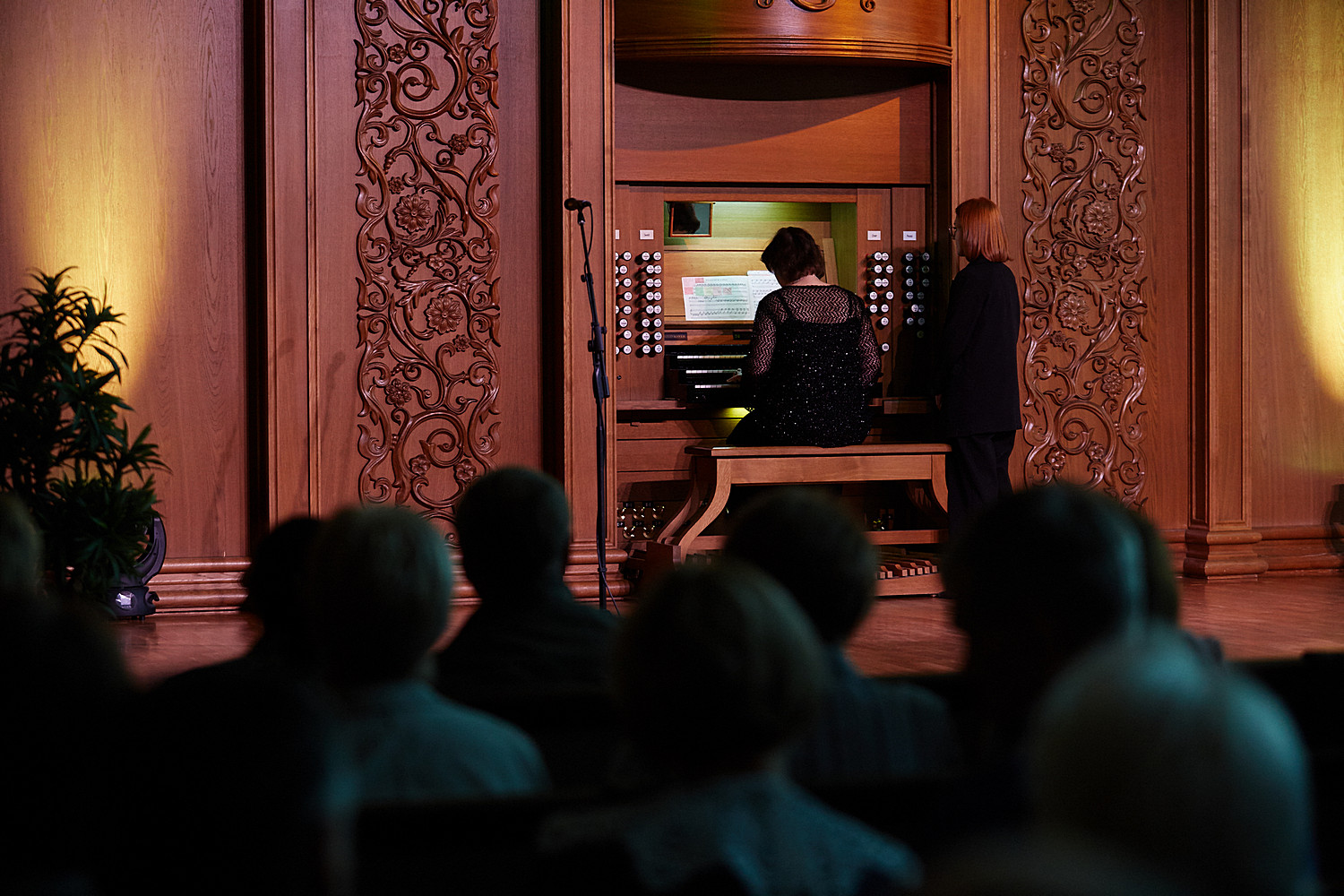 В филармонии впервые выступила органистка Юлия Глазкова В филармонии впервые выступила органистка Юлия Глазкова