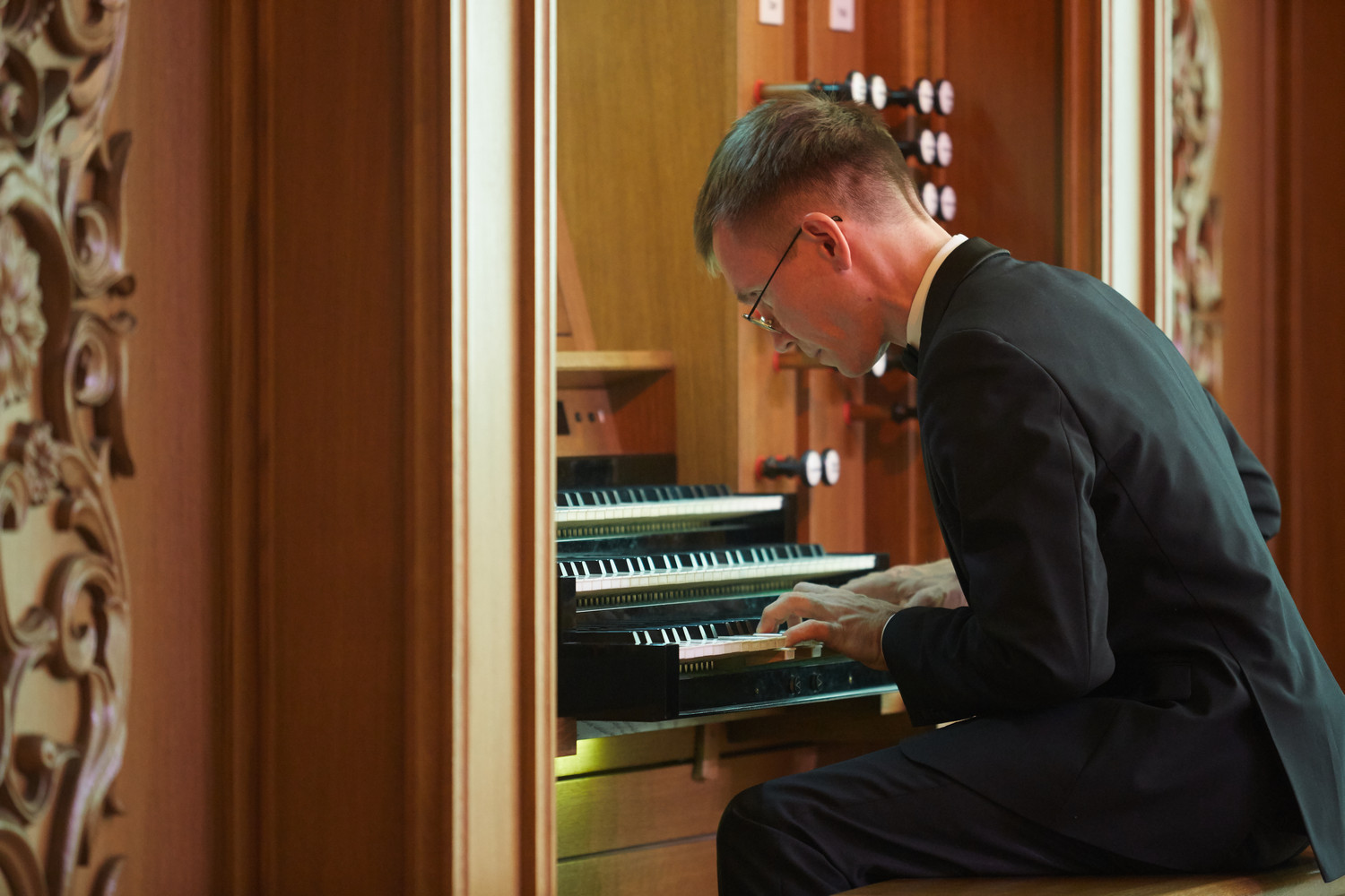 Концерт органиста Тимура Халиуллина в филармонии прошел с аншлагом Концерт органиста Тимура Халиуллина в филармонии прошел с аншлагом