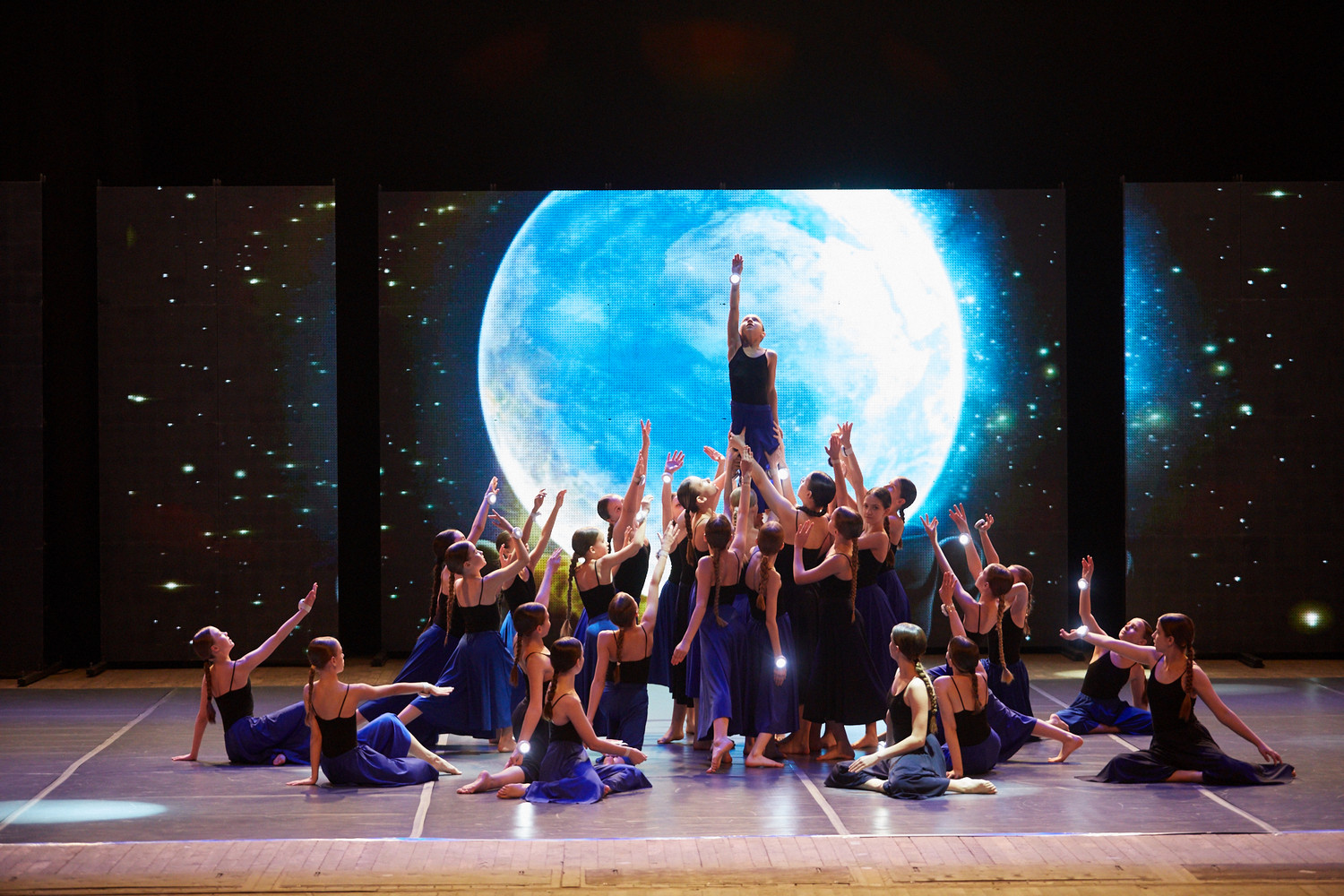 В «Пензаконцерте» выступили воспитанники танцевальных студий «Продвижение» и «Пространные танцы» В «Пензаконцерте» выступили воспитанники танцевальных студий «Продвижение» и «Пространные танцы»