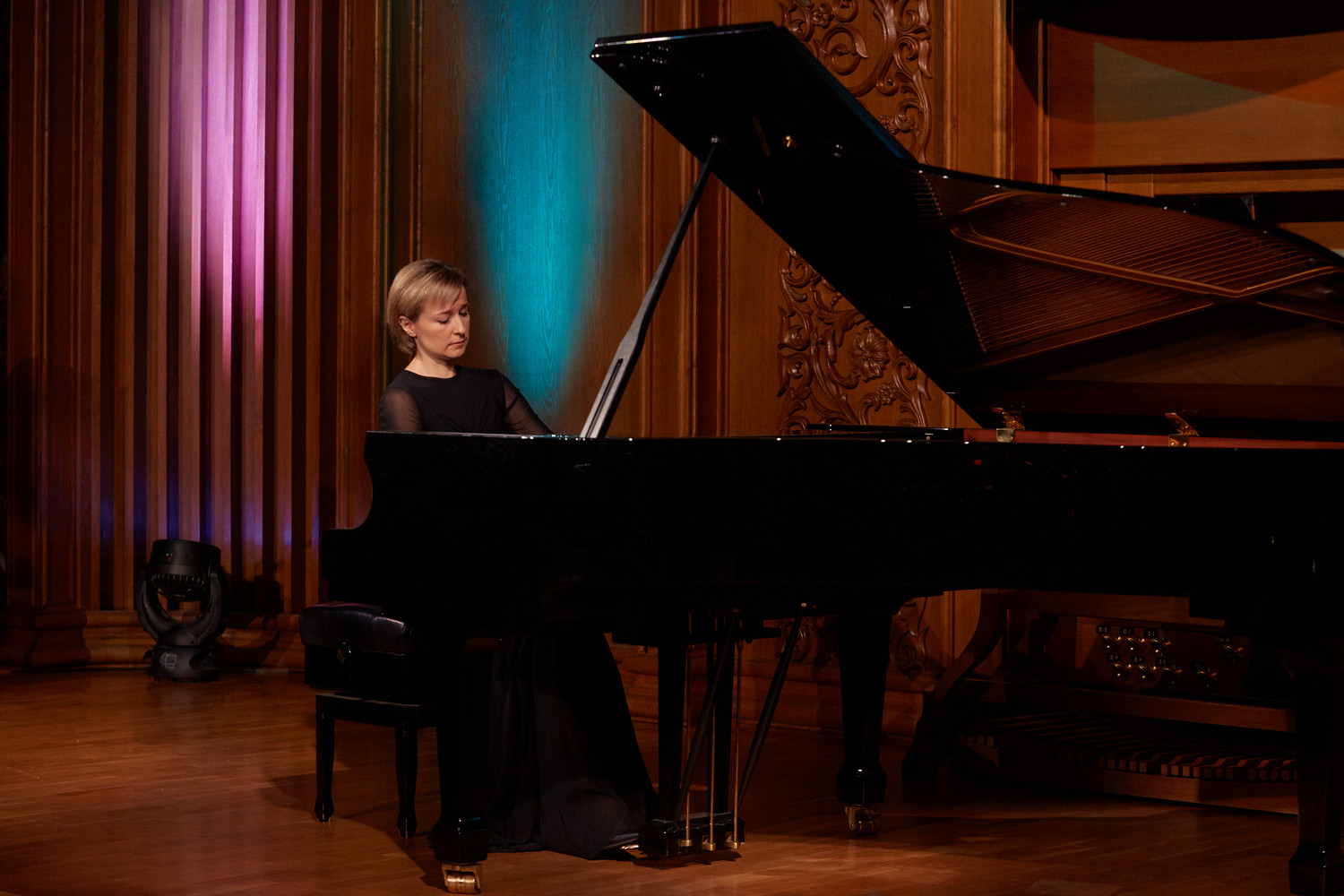 Пензенские слушатели побывали в сказочных музыкальных мирах вместе с Еленой Тарасовой Пензенские слушатели побывали в сказочных музыкальных мирах вместе с Еленой Тарасовой