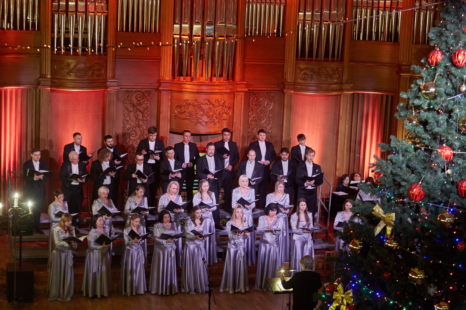 Академический хор выступил с рождественским концертом Академический хор выступил с рождественским концертом