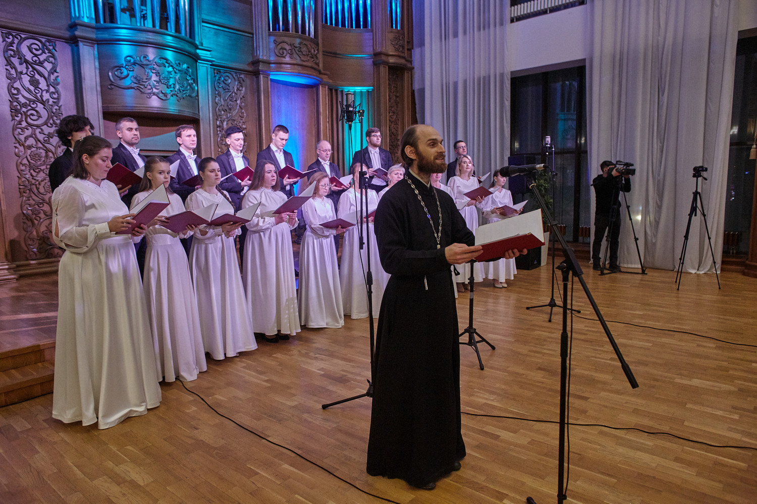 В филармонии состоялся рождественский концерт епархиального хора «Спас» В филармонии состоялся рождественский концерт епархиального хора «Спас»