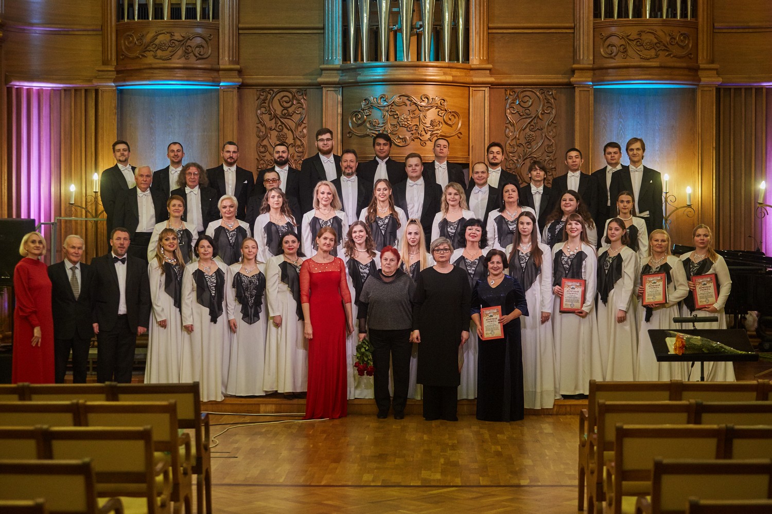 Состоялся юбилейный концерт академического хора Губернаторской симфонической капеллы Состоялся юбилейный концерт академического хора Губернаторской симфонической капеллы
