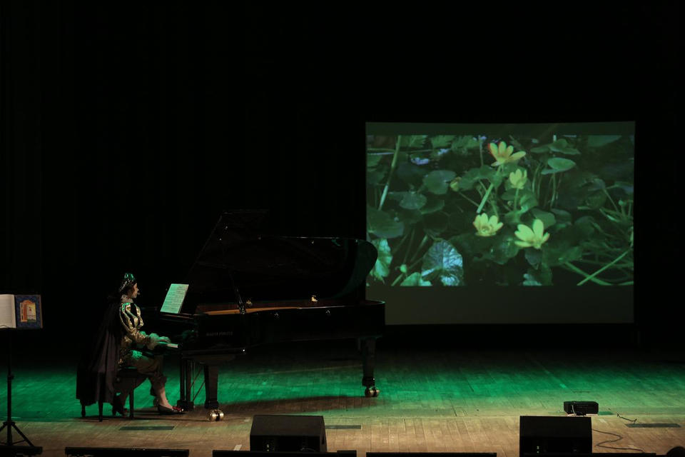 Анастасия Суднева выступила с музыкальной сказкой «В пещере горного короля» Анастасия Суднева выступила с музыкальной сказкой «В пещере горного короля»