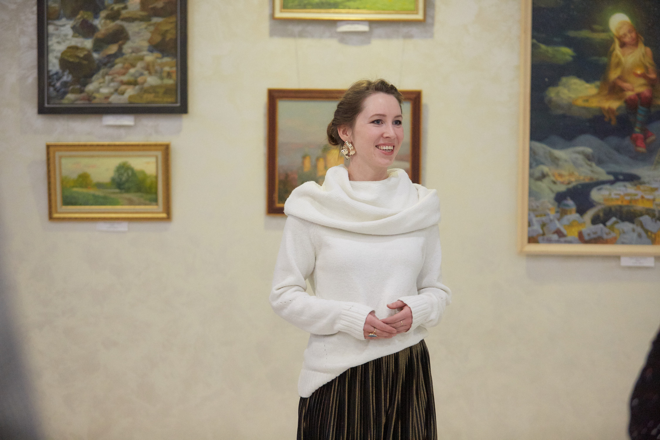 В филармонии открылась выставка картин художницы Натальи Ивановой В филармонии открылась выставка картин художницы Натальи Ивановой