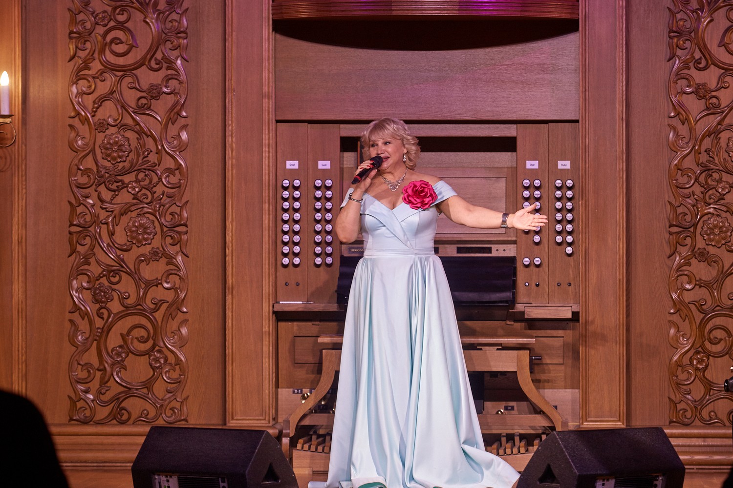 Состоялся повторный концерт Елены Сафроновой «Эхо любви» Состоялся повторный концерт Елены Сафроновой «Эхо любви»