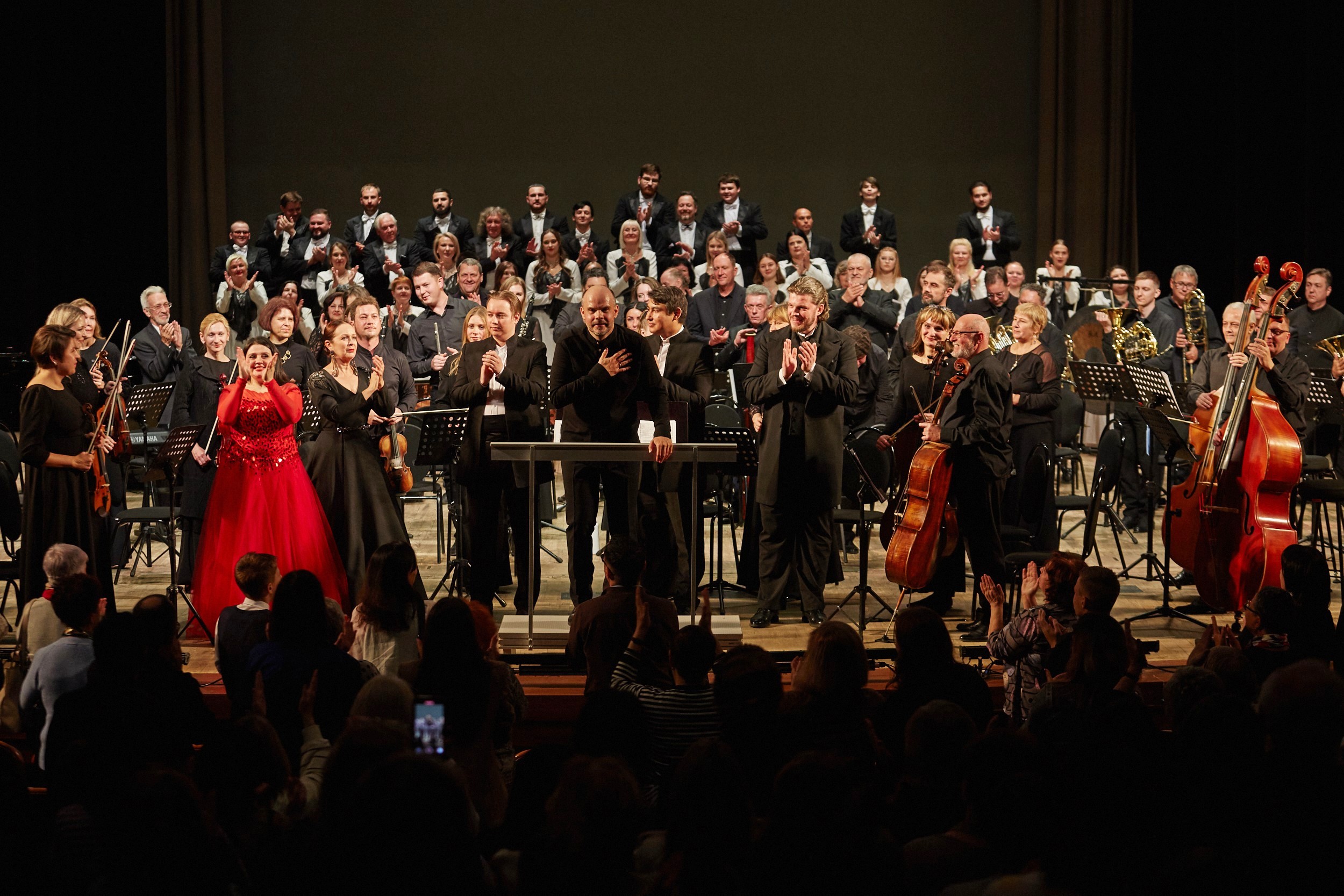 Губернаторская симфоническая капелла открыла новый творческий сезон блистательной программой «Опера-гала» Губернаторская симфоническая капелла открыла новый творческий сезон блистательной программой «Опера-гала»