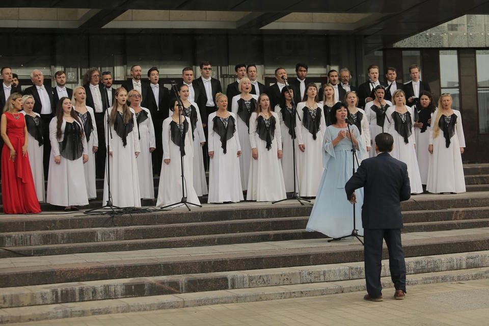 «Поклонимся великим тем годам...» «Поклонимся великим тем годам...»