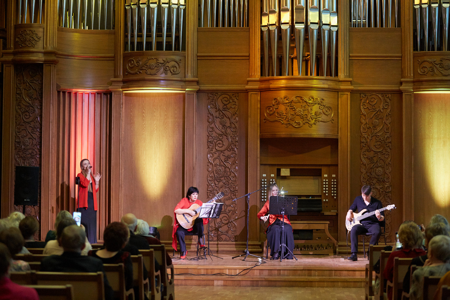 Состоялся сольный концерт творческого коллектива «Экспромт» Состоялся сольный концерт творческого коллектива «Экспромт»