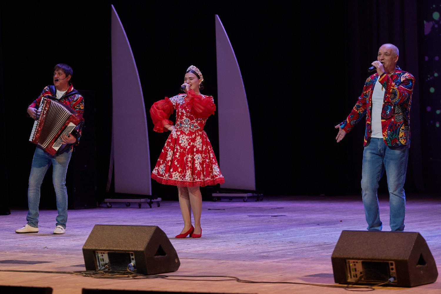 Студенты и преподаватели пищевого колледжа отметили День учителя в филармонии Студенты и преподаватели пищевого колледжа отметили День учителя в филармонии