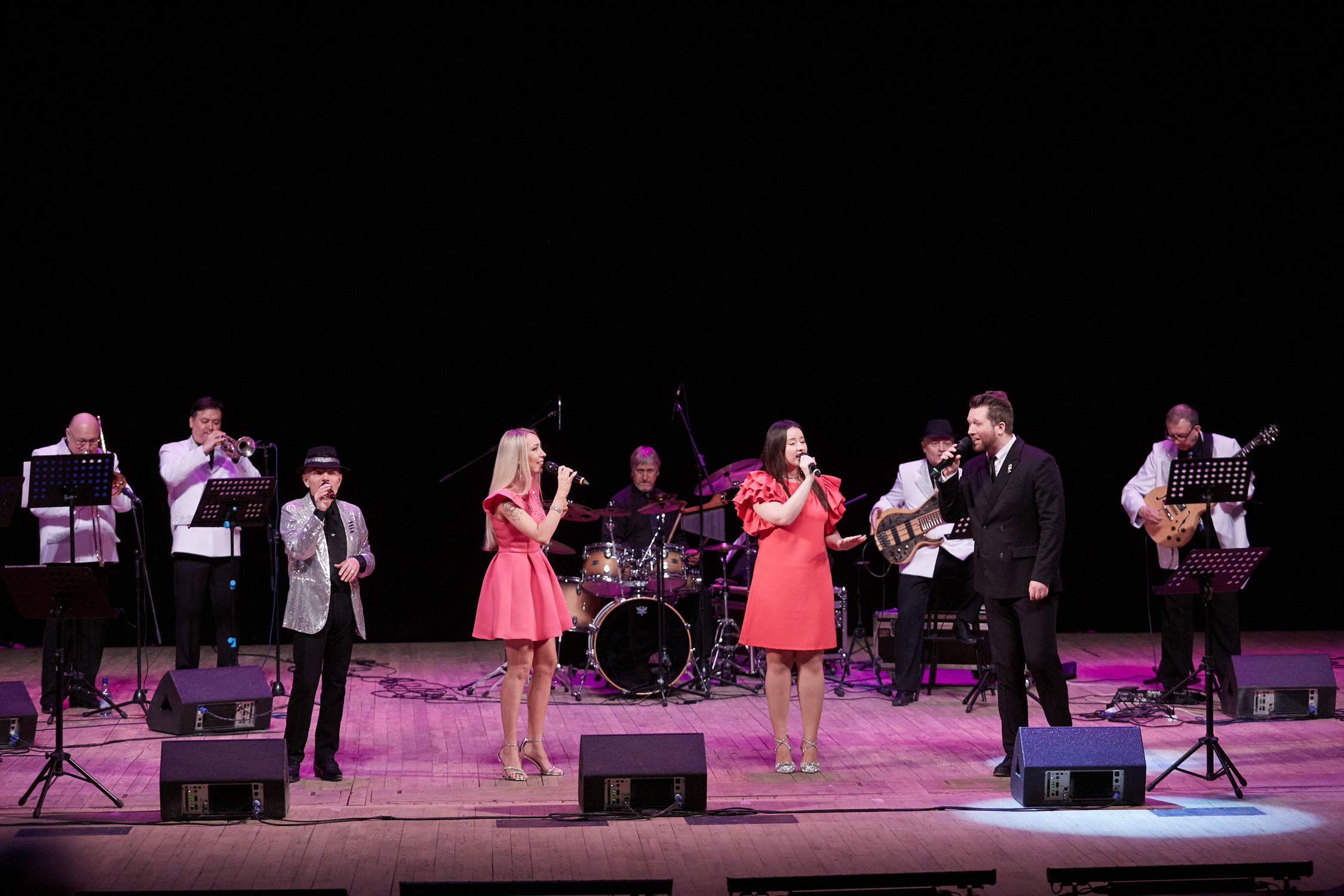 Состоялся традиционный весенний концерт ансамбля «Экспресс-бэнд» Состоялся традиционный весенний концерт ансамбля «Экспресс-бэнд»