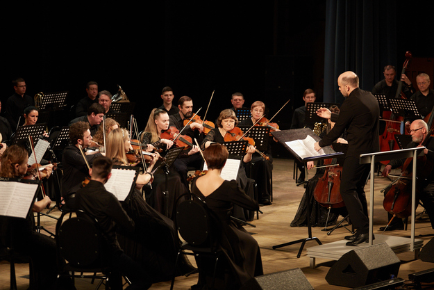 Симфонический оркестр филармонии представил программу «Зимние грёзы» Симфонический оркестр филармонии представил программу «Зимние грёзы»