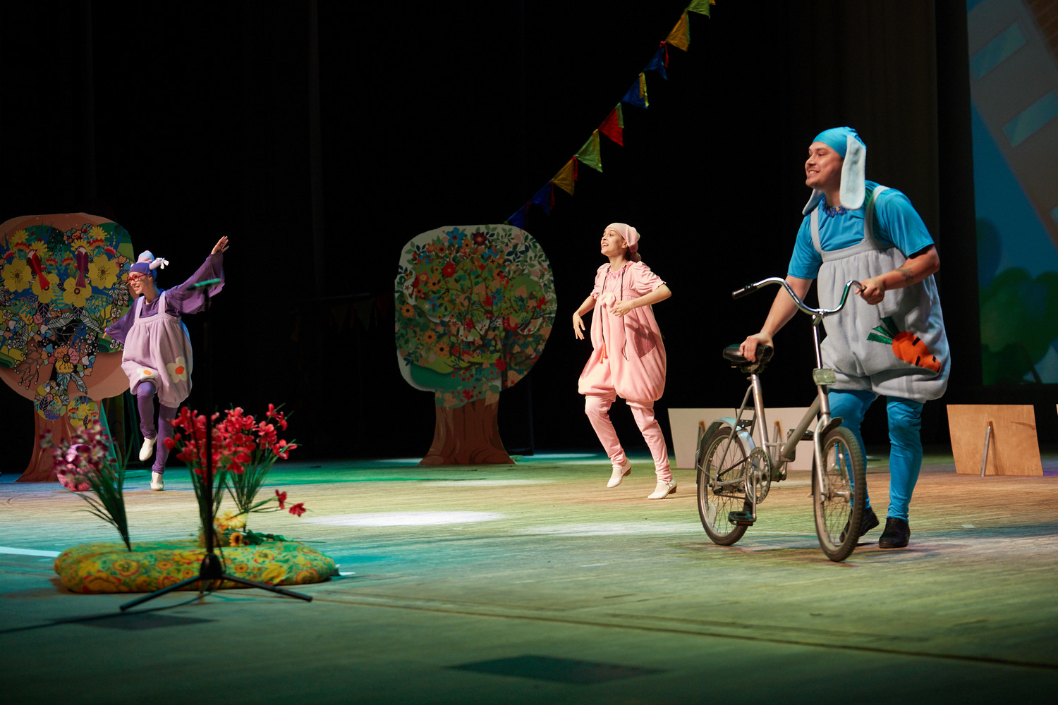 Группа «Калейдоскоп» напомнила юным пензенцам о правилах дорожного движения Группа «Калейдоскоп» напомнила юным пензенцам о правилах дорожного движения