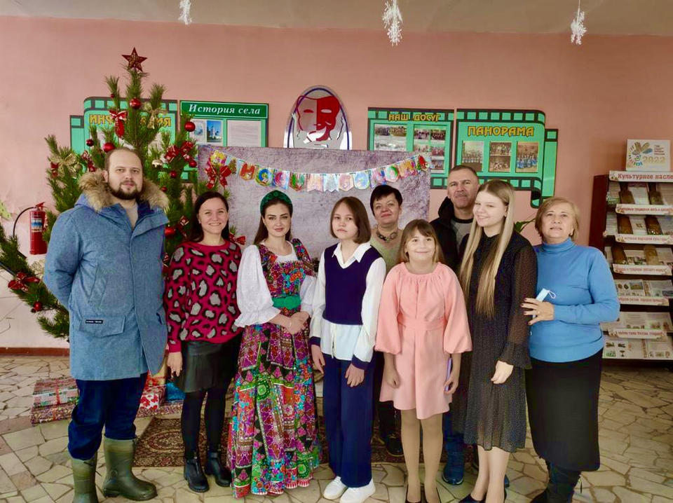 Марта Серебрякова выступила в селе Посёлки Кузнецкого района Марта Серебрякова выступила в селе Посёлки Кузнецкого района