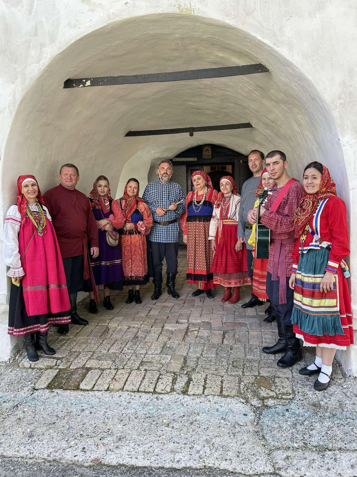 «Миряне» выступили на Тихвинской ярмарке «Миряне» выступили на Тихвинской ярмарке