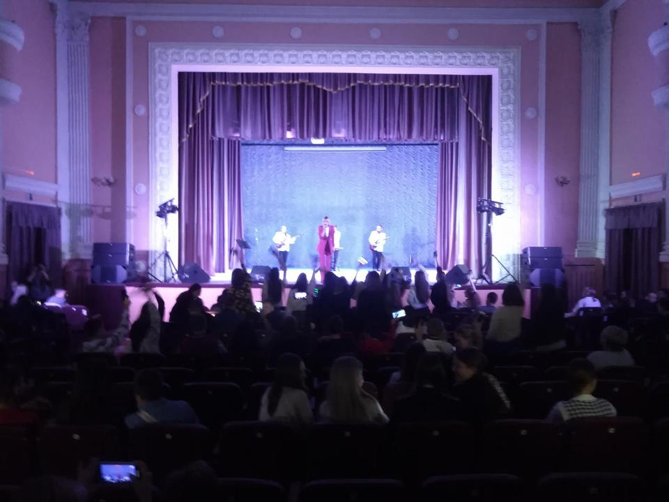 «Экспресс-бэнд» выступил в Никольске «Экспресс-бэнд» выступил в Никольске