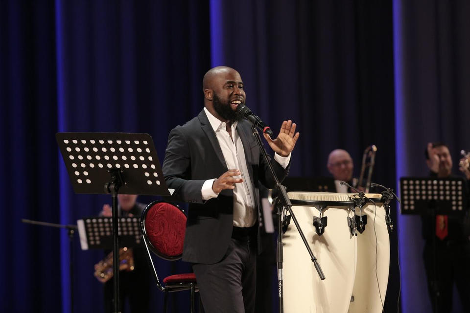 Предлагаем посмотреть фрагменты выступления Ремея Уильямса и ансамбля «Экспресс-бэнд»! Предлагаем посмотреть фрагменты выступления Ремея Уильямса и ансамбля «Экспресс-бэнд»!