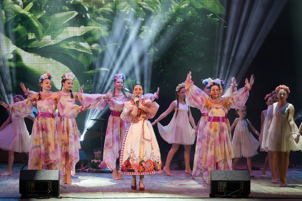 Марта Серебрякова отметила свой день рождения на сцене Марта Серебрякова отметила свой день рождения на сцене