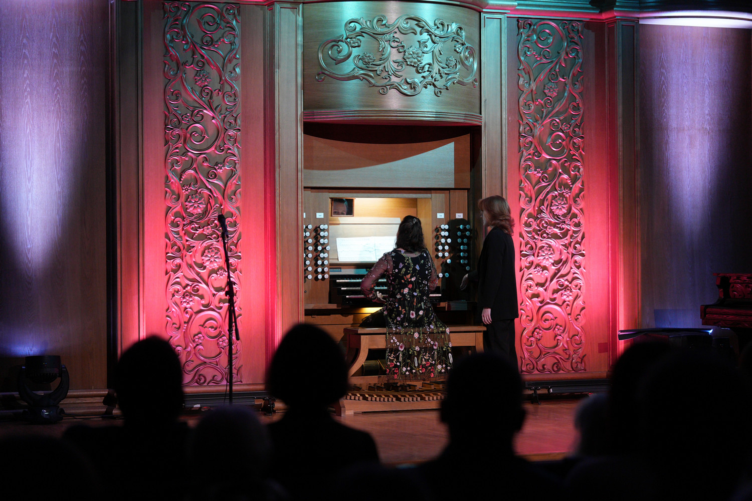 В Международный женский день органистка Марина Вяйзя подарила слушателям «Органный букет» В Международный женский день органистка Марина Вяйзя подарила слушателям «Органный букет»