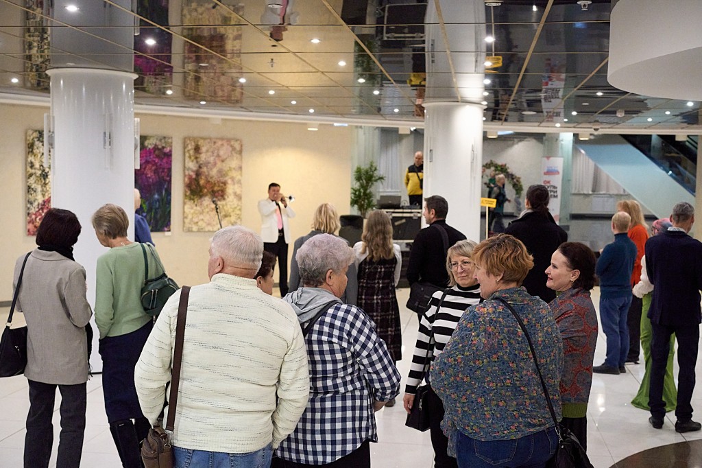 В филармонии открылась выставка пензенских художников В филармонии открылась выставка пензенских художников