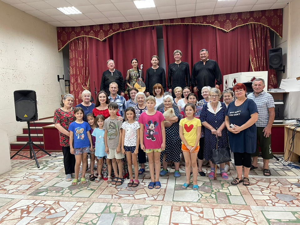 Марта Серебрякова и ансамбль «Губернiя» выступили в санатории им. Володарского Марта Серебрякова и ансамбль «Губернiя» выступили в санатории им. Володарского