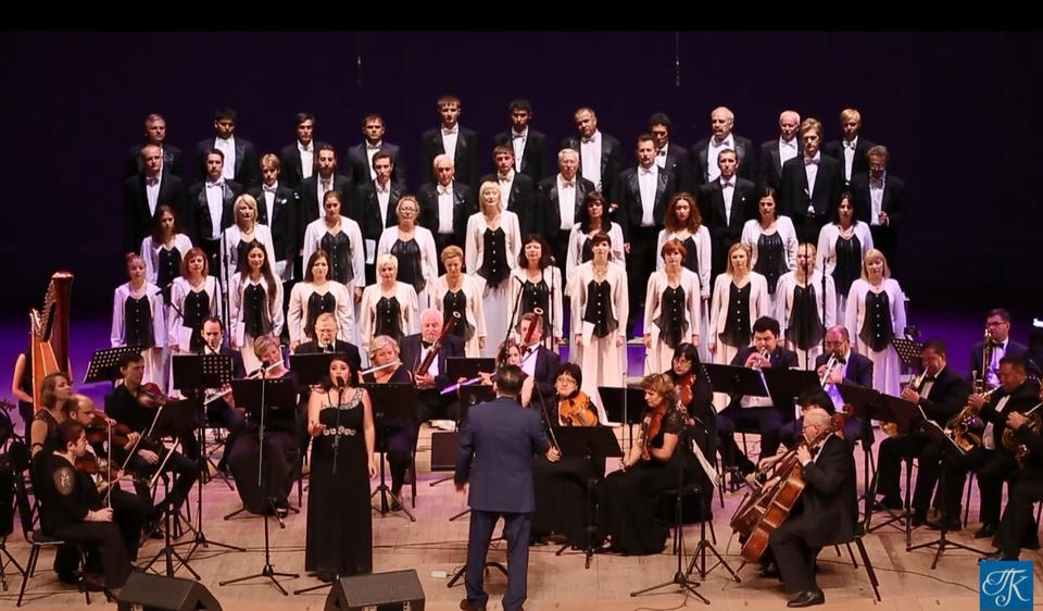 Предлагаем посмотреть фрагменты программы «Я люблю тебя, Россия!» в исполнении Губернаторской симфонической капеллы Предлагаем посмотреть фрагменты программы «Я люблю тебя, Россия!» в исполнении Губернаторской симфонической капеллы