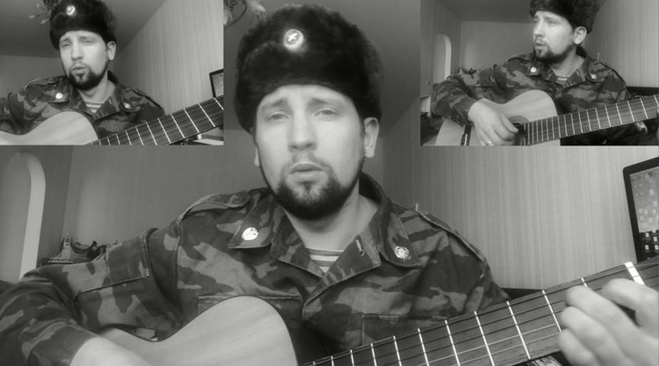 Артист ансамбля песни и танца «Казачья застава» Александр Дьяконов исполнил песню «На поле танки грохотали» Артист ансамбля песни и танца «Казачья застава» Александр Дьяконов исполнил песню «На поле танки грохотали»