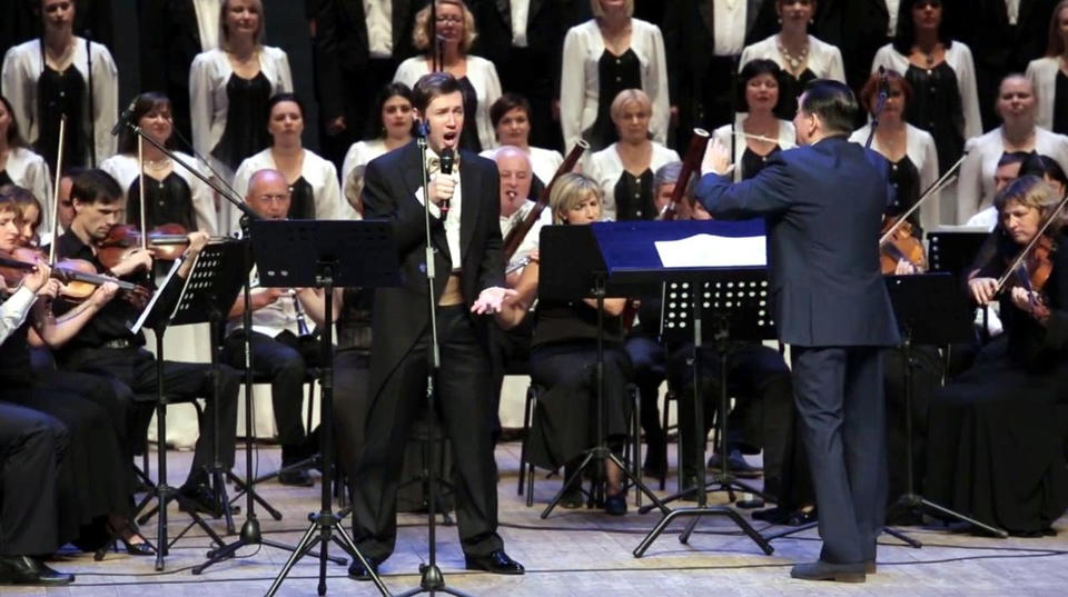 Предлагаем послушать романс «Выхожу один я на дорогу» в исполнении Евгения Южина и Губернаторской симфонической капеллы Предлагаем послушать романс «Выхожу один я на дорогу» в исполнении Евгения Южина и Губернаторской симфонической капеллы