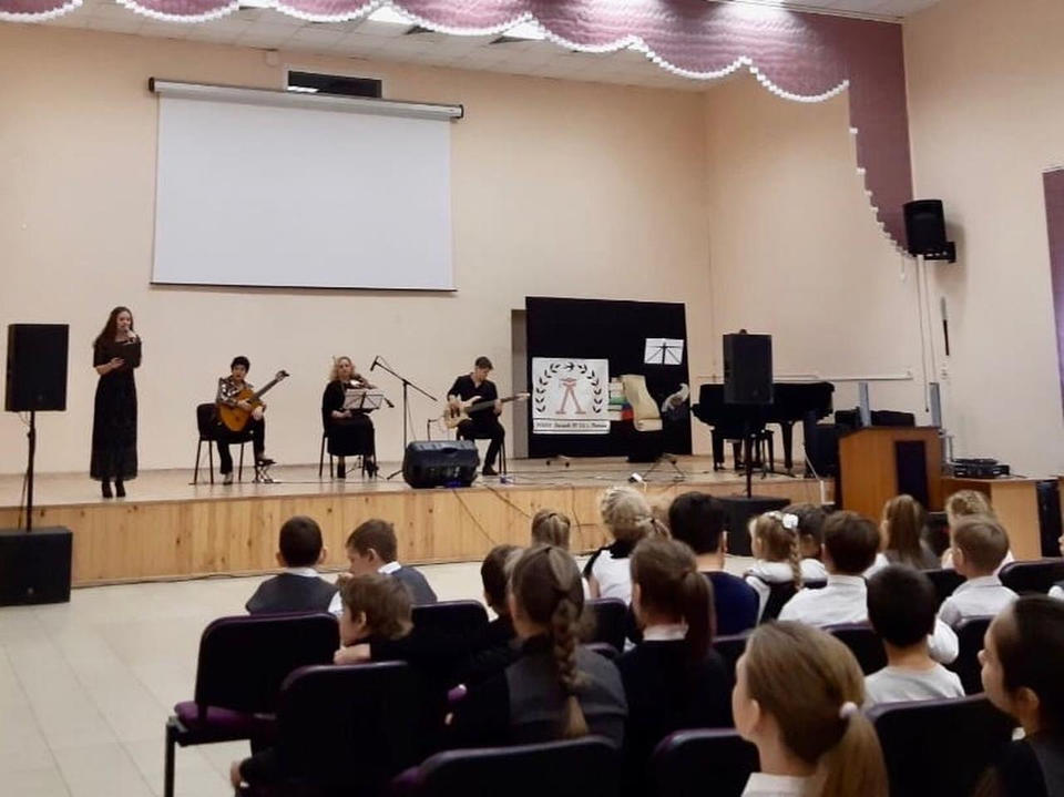 Творческий коллектив «Экспромт» выступил в лицее №14 города Пензы Творческий коллектив «Экспромт» выступил в лицее №14 города Пензы