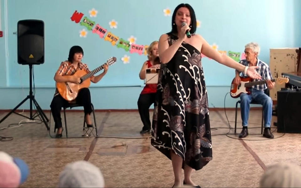 Предлагаем посмотреть фрагмент программы «Вот оно какое, наше лето!» в исполнении творческого коллектива «Экспромт» Предлагаем посмотреть фрагмент программы «Вот оно какое, наше лето!» в исполнении творческого коллектива «Экспромт»