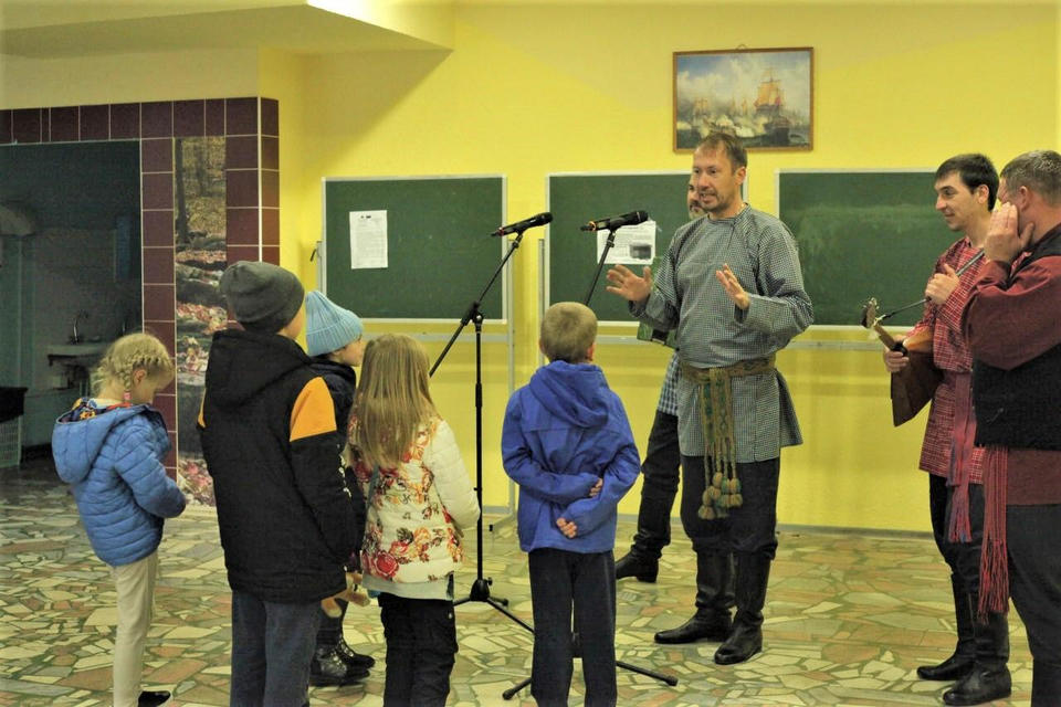 «Миряне» выступили в детском лагере «Звёздочка» «Миряне» выступили в детском лагере «Звёздочка»