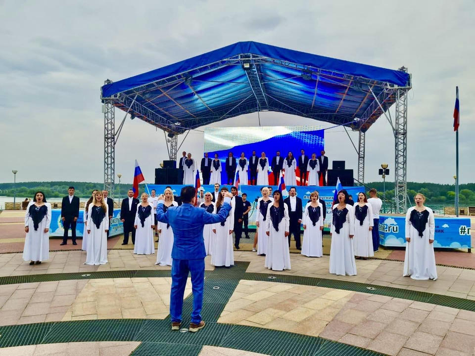 Академический хор Губернаторской симфонической капеллы принял участие в видеозаписи исполнения Гимна России в рамках празднования Дня государственного флага РФ Академический хор Губернаторской симфонической капеллы принял участие в видеозаписи исполнения Гимна России в рамках празднования Дня государственного флага РФ