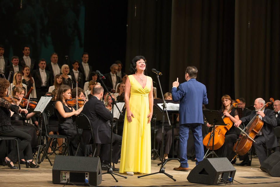 Предлагаем посмотреть выступления солистки Губернаторской симфонической капеллы Ирины Керденской Предлагаем посмотреть выступления солистки Губернаторской симфонической капеллы Ирины Керденской