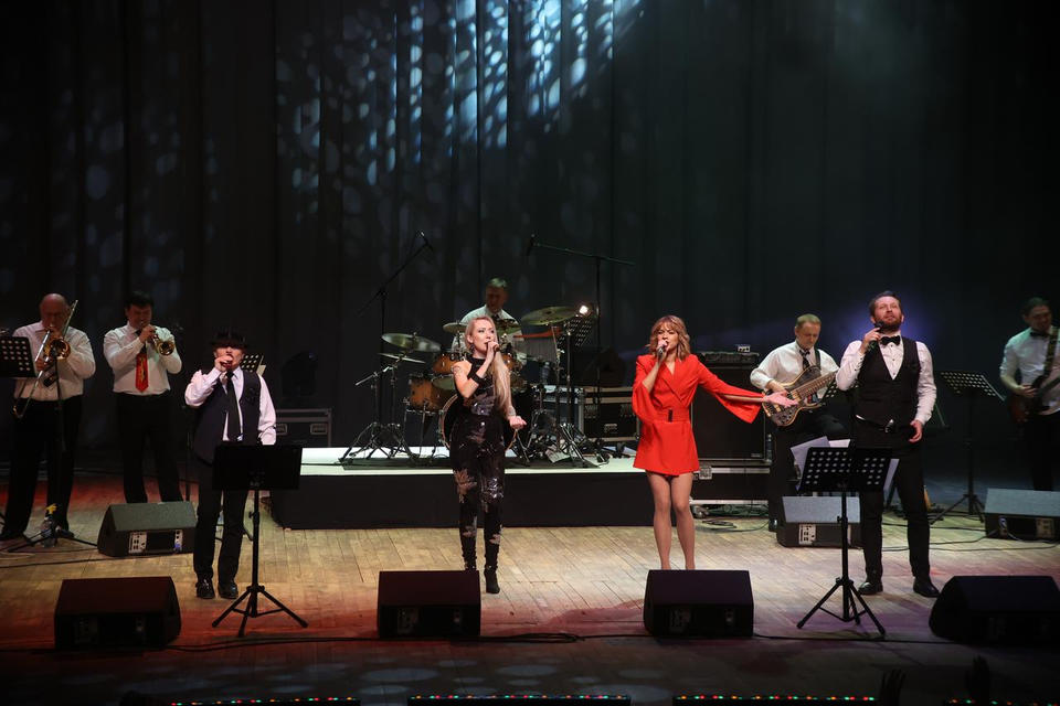 «Экспресс-бэнд» выступил с программой «В стиле весны» «Экспресс-бэнд» выступил с программой «В стиле весны»