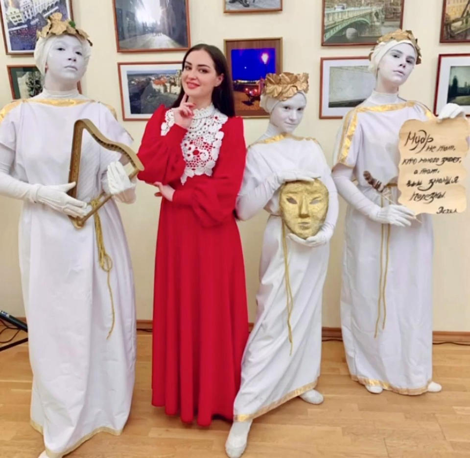 Солистка «Пензаконцерта» Марта Серебрякова выступила на торжественном мероприятии ко Дню работника культуры Солистка «Пензаконцерта» Марта Серебрякова выступила на торжественном мероприятии ко Дню работника культуры