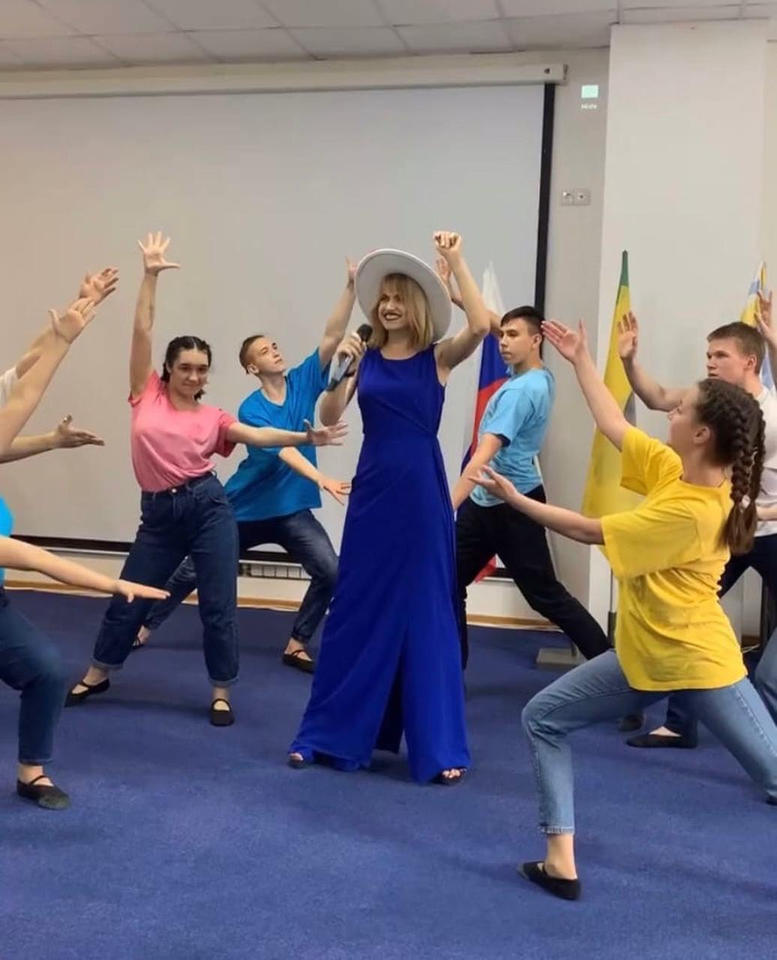 Анастасия Воробьёва выступила для участников образовательного форума «Сурские ласточки» Анастасия Воробьёва выступила для участников образовательного форума «Сурские ласточки»