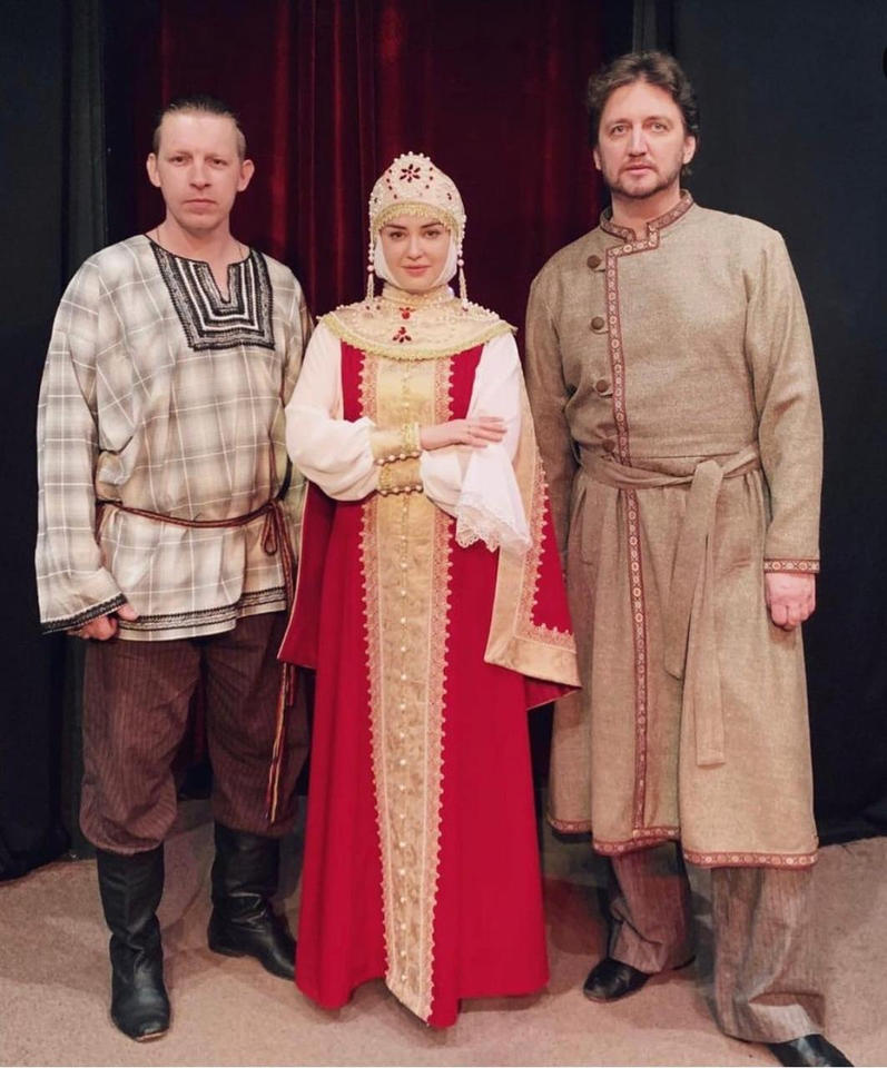 Солистка «Пензаконцерта» Марта Серебрякова исполнила главную роль в спектакле «Алёна» Солистка «Пензаконцерта» Марта Серебрякова исполнила главную роль в спектакле «Алёна»