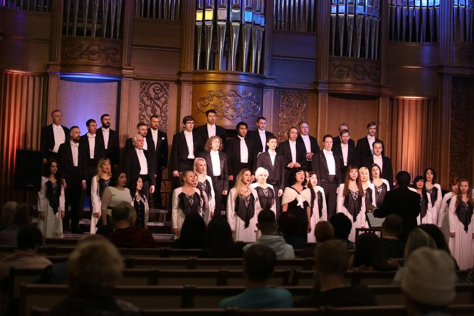 Академический хор Губернаторской симфонической капеллы выступил с программой «Пою тебе, моя Россия!» Академический хор Губернаторской симфонической капеллы выступил с программой «Пою тебе, моя Россия!»